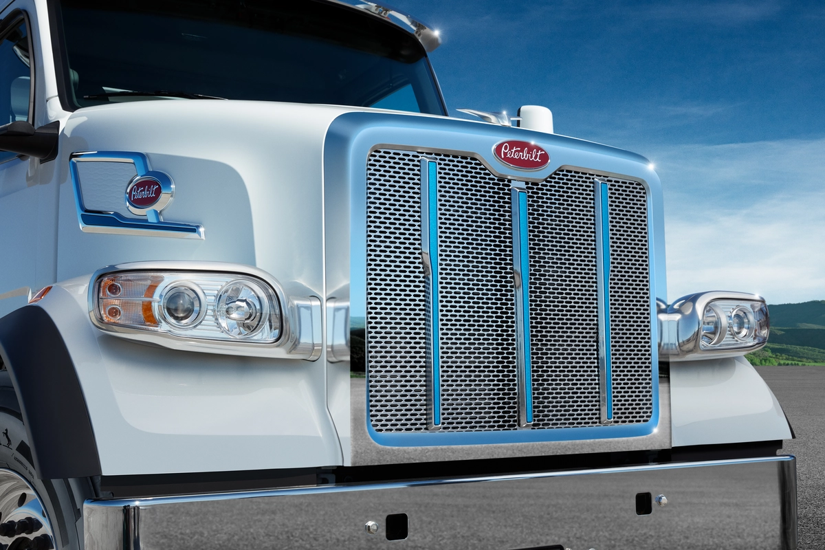 Peterbilt Model 567EV Close Grille